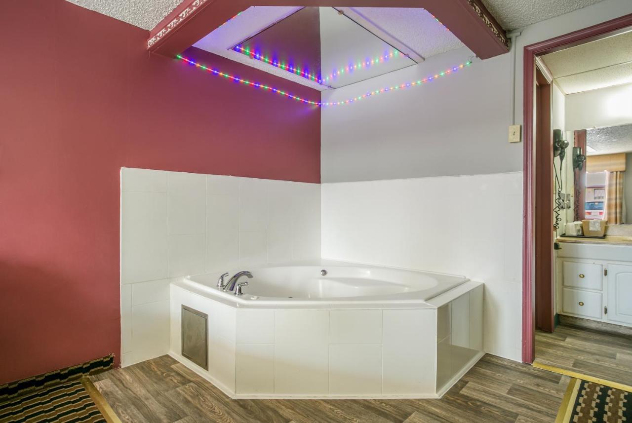 King Room with Spa Bath - Smoking,193350847:JPEG