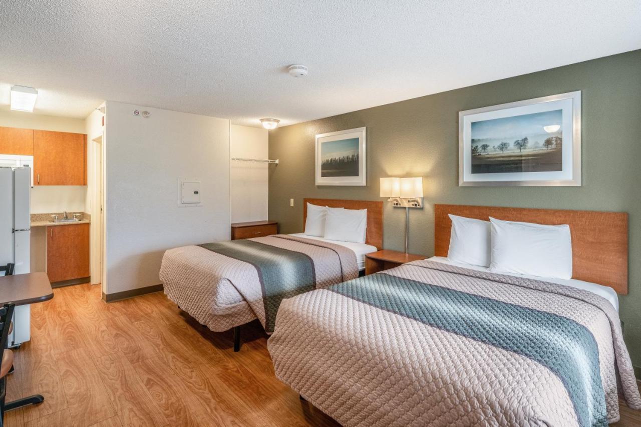 Studio Room with Two Queen Beds Non-Smoking