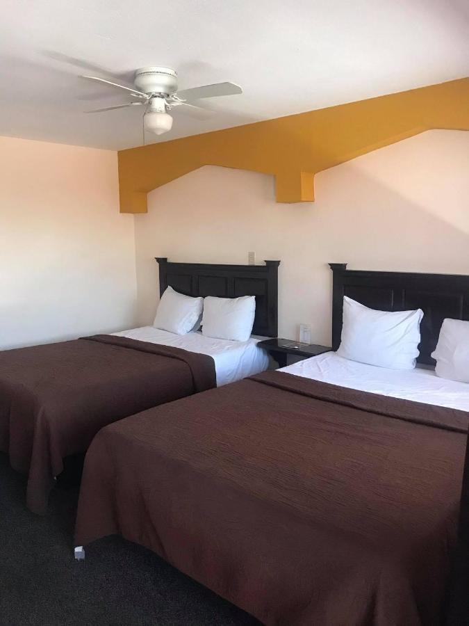 Standard Queen Room with Two Queen Beds,1174383903:JPEG
