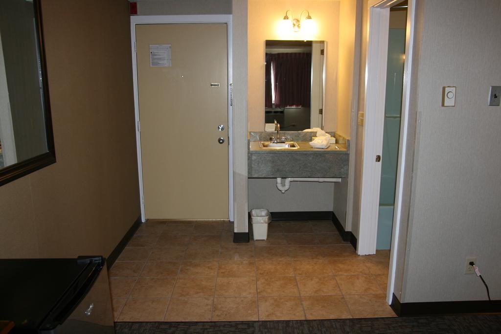 Deluxe Double Room,116379089:JPEG