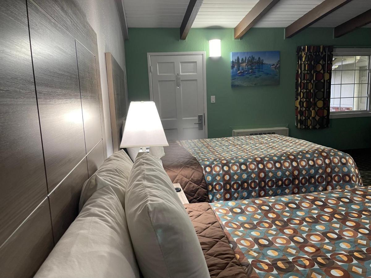 Queen Room with Two Queen Beds,1169089945:JPEG