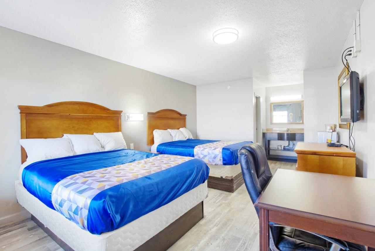 Queen Room with Two Queen Beds - Smoking,1171621713:JPEG