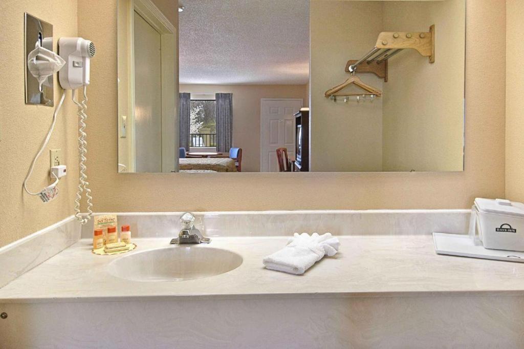 King Studio Suite - Non-Smoking,631706784:JPEG