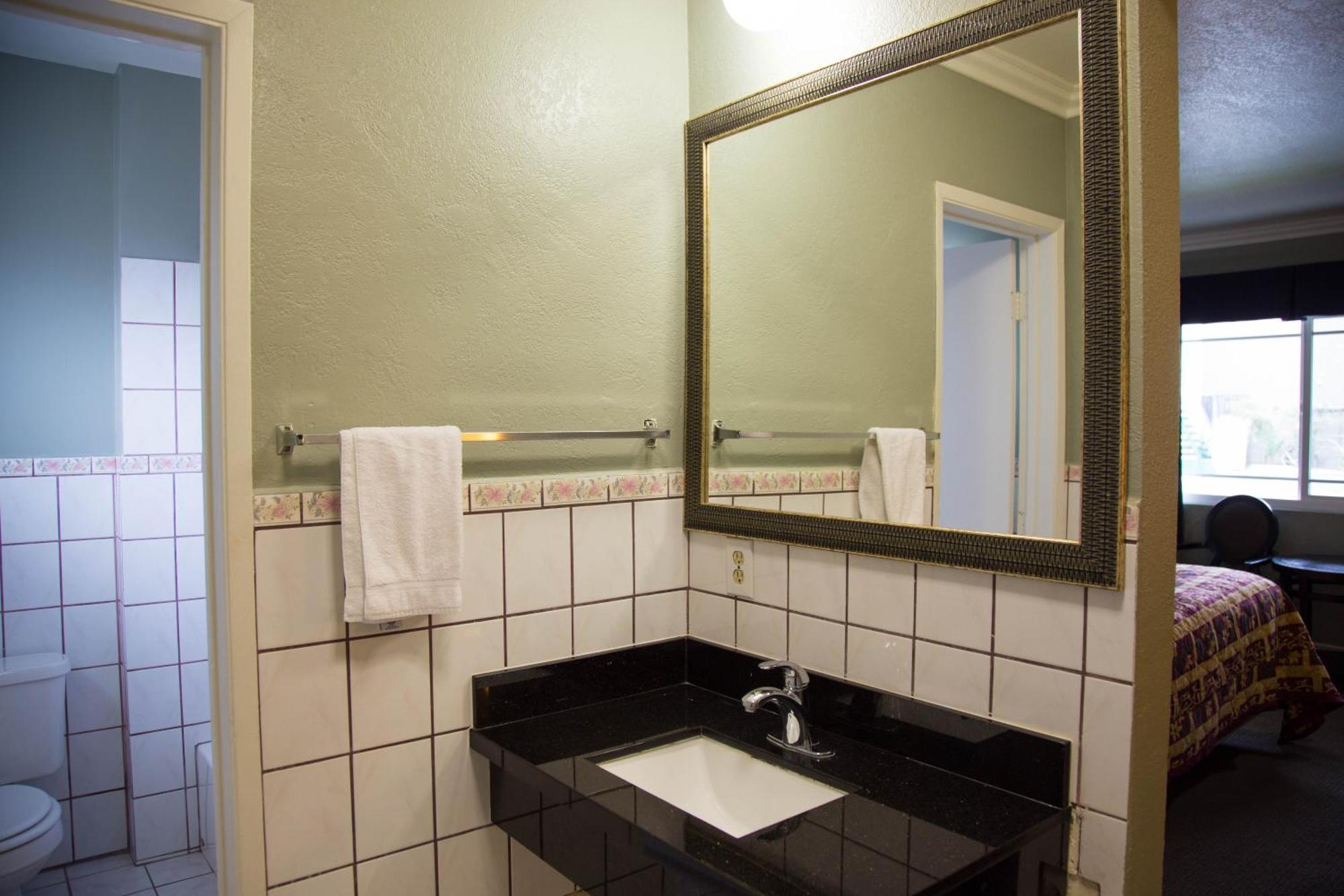 King Room,1216899490:JPEG