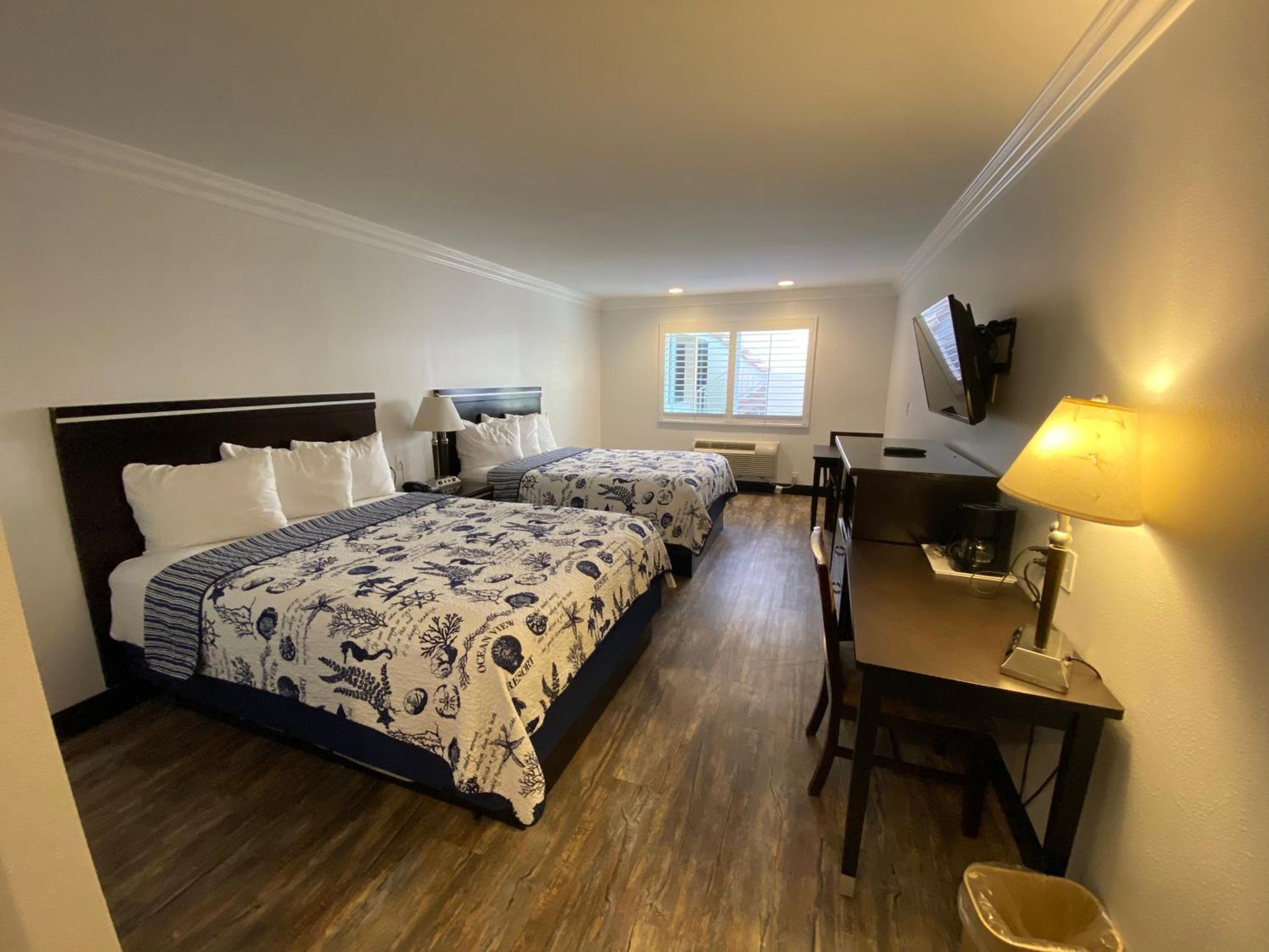Standard Room with Two Queen Beds,1224270739:JPEG