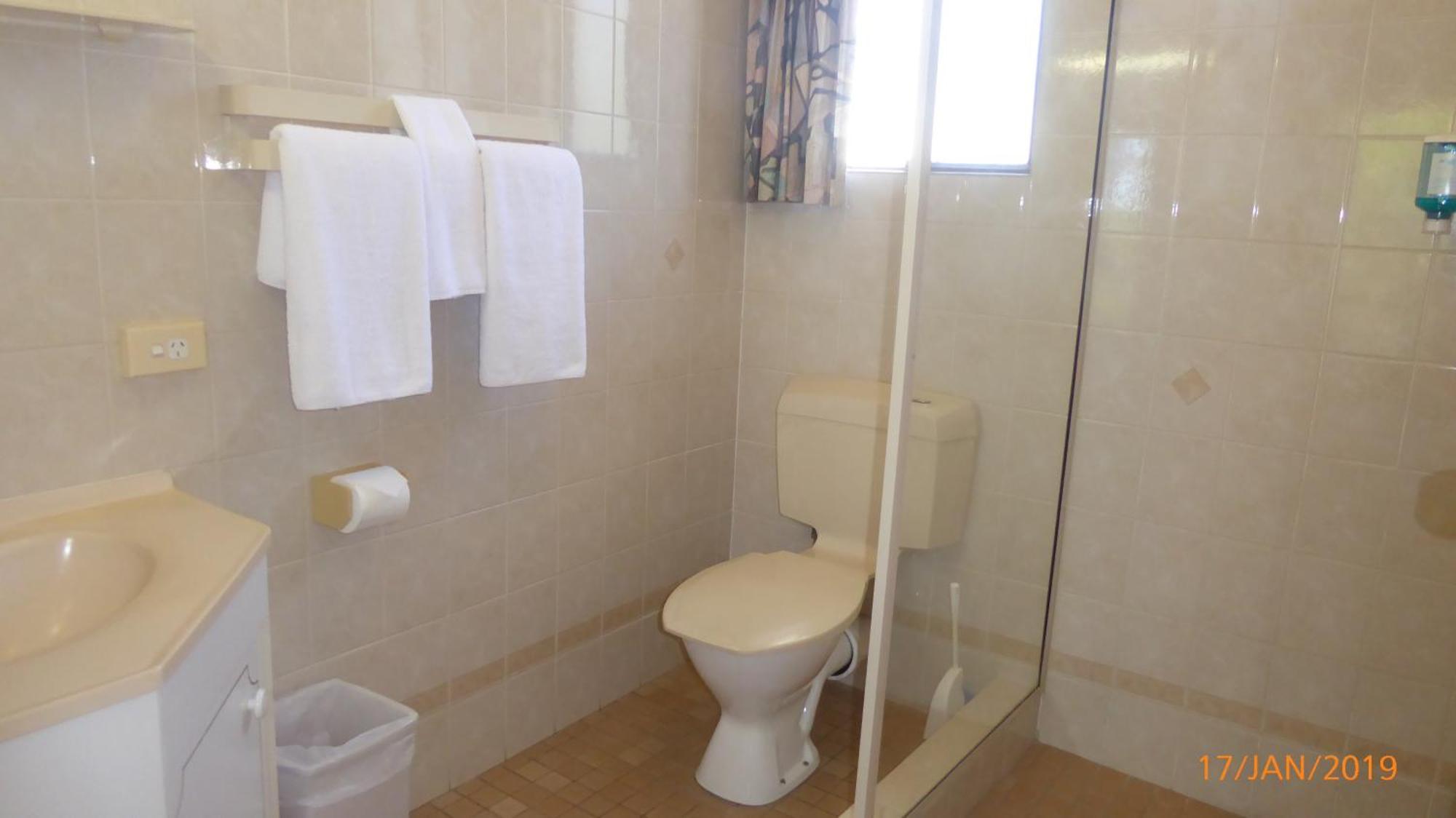 Standard Suite,1227856166:JPEG