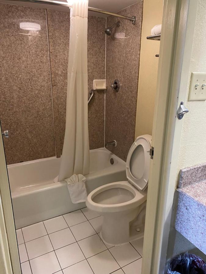 King Room - Smoking,1340873096:JPEG