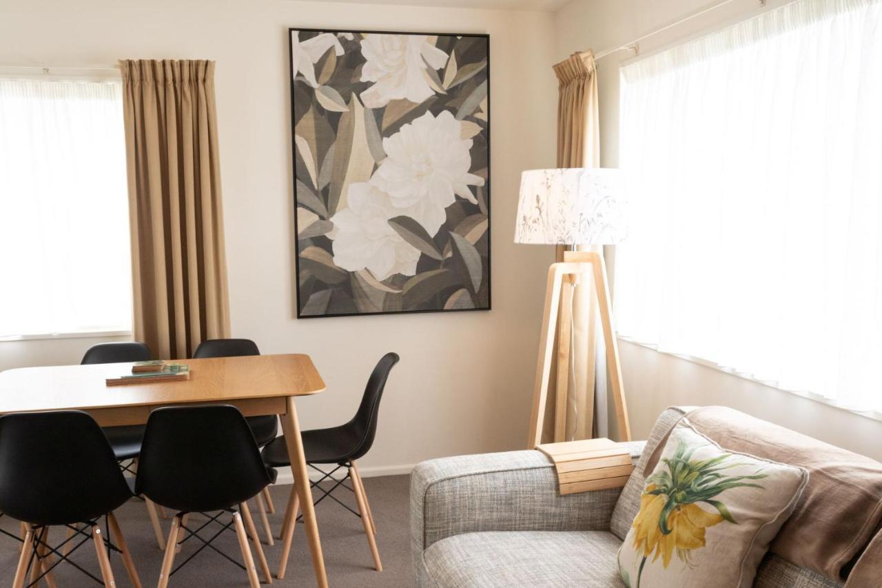 Two-Bedroom Apartment,1377816638:JPEG