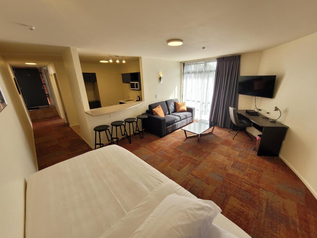 One-Bedroom Apartment with Spa Bath,1384563065:JPEG