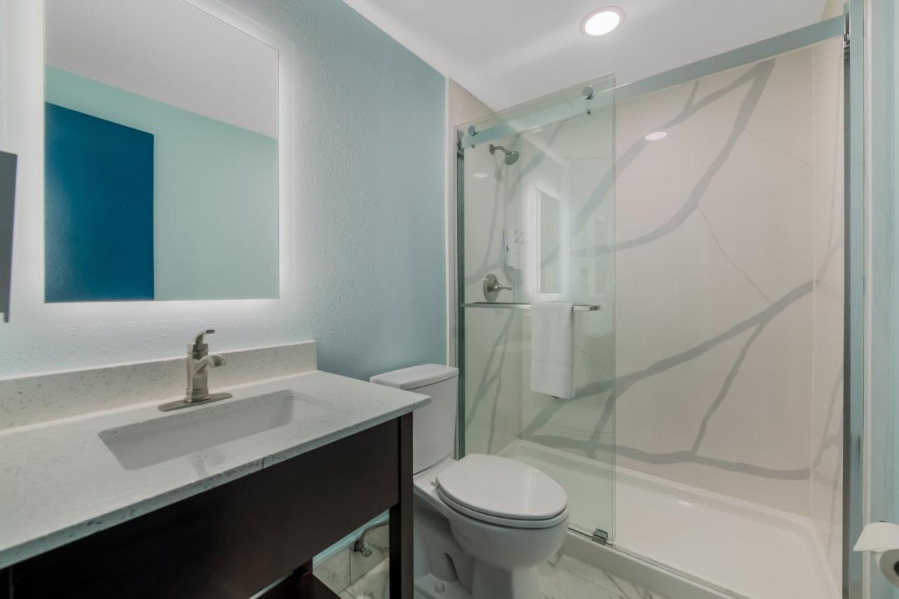 Superior Room with Two Double Beds with Pool View Smoke Free,1384464503:JPEG