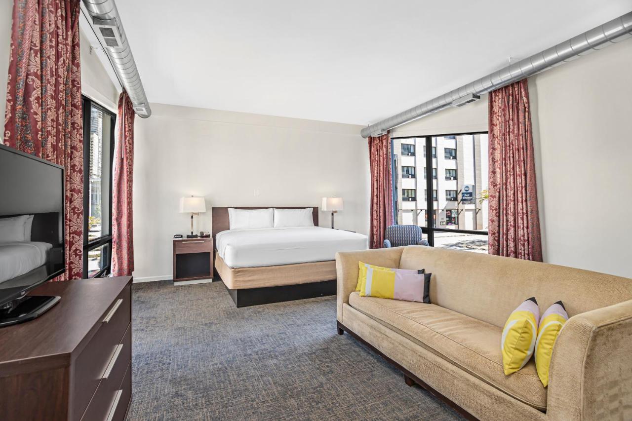 King Suite with Sofa Bed - Non-Smoking,1415846154:JPEG