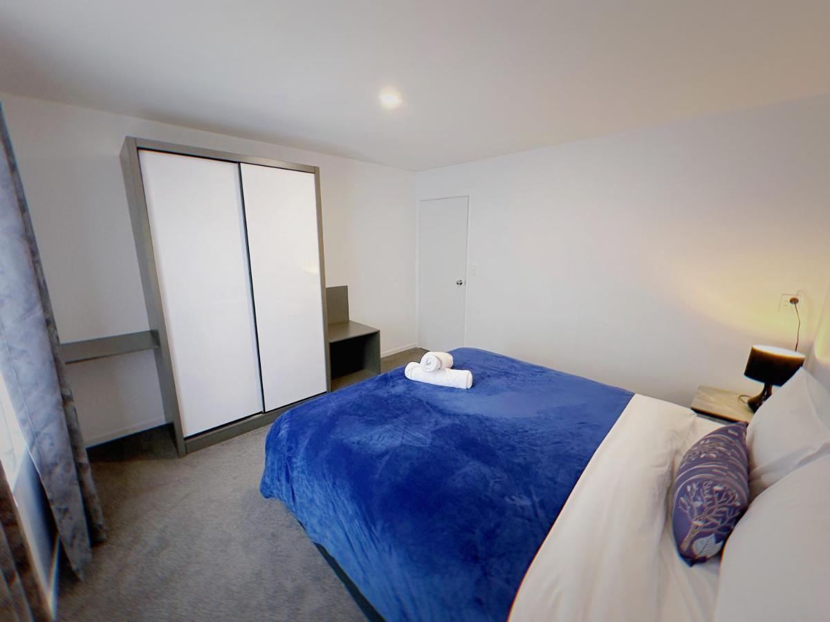 Two-Story Two-Bedroom Apartment Spa Bath