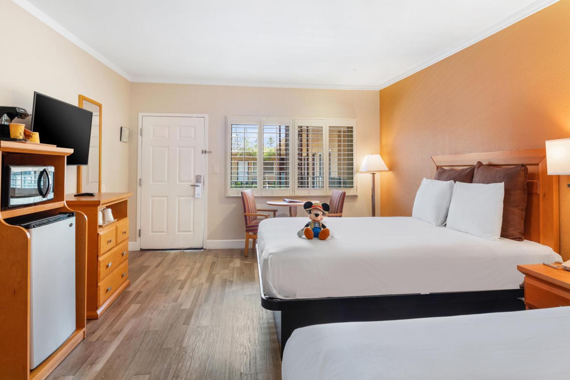 Deluxe Queen Room,1435062019:JPEG