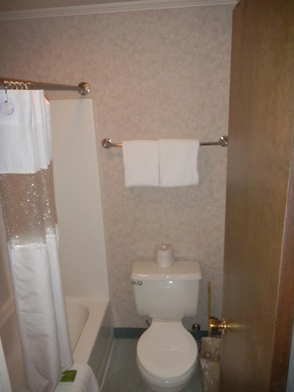 Queen Room,421387266:JPEG
