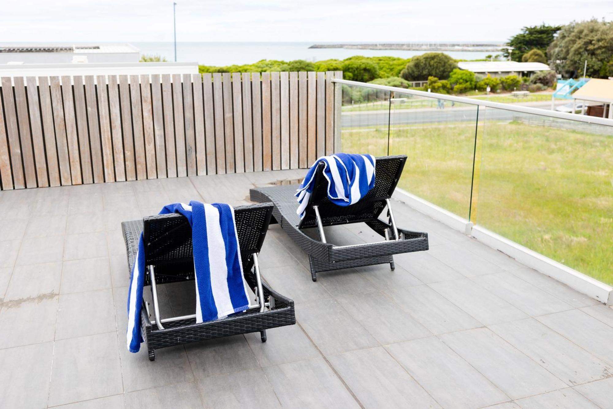 One-Bedroom Apartment Penthouse Ocean View,1400461841:JPEG