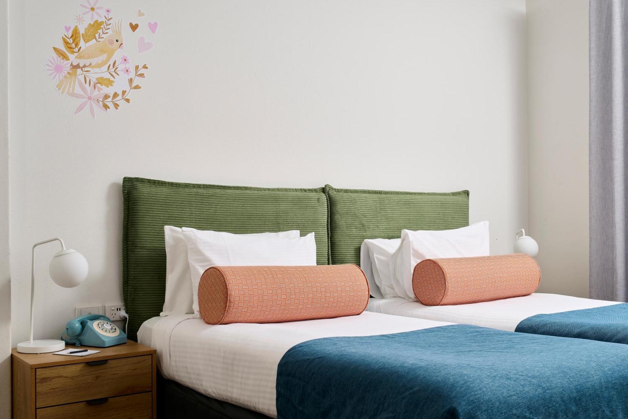 Twin Room,1500268018:JPEG