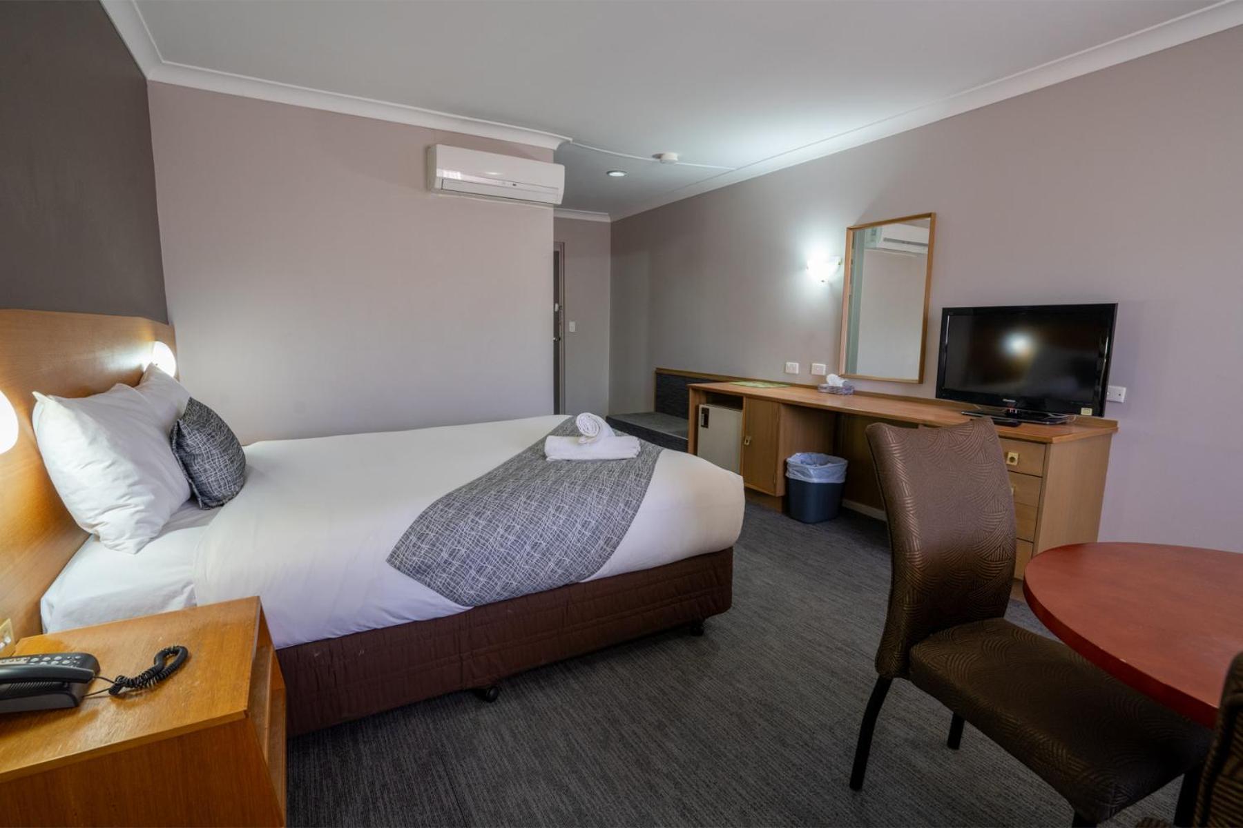 Executive Queen Room,1539658408:JPEG