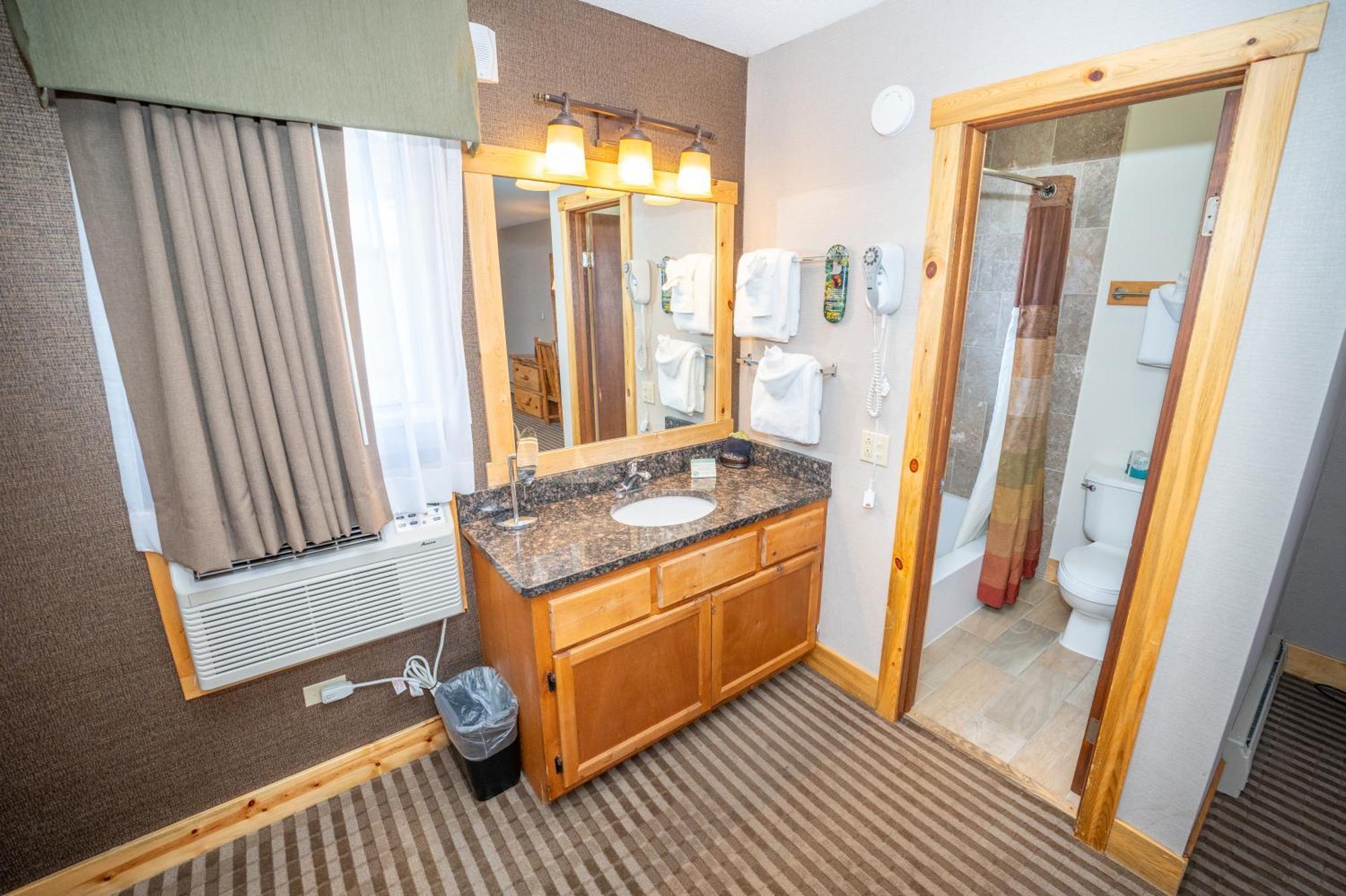Queen Room Two Queen Beds Non-Pet Friendly