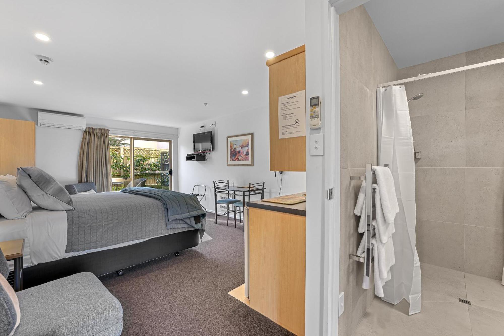 King Room,1553195377:JPEG