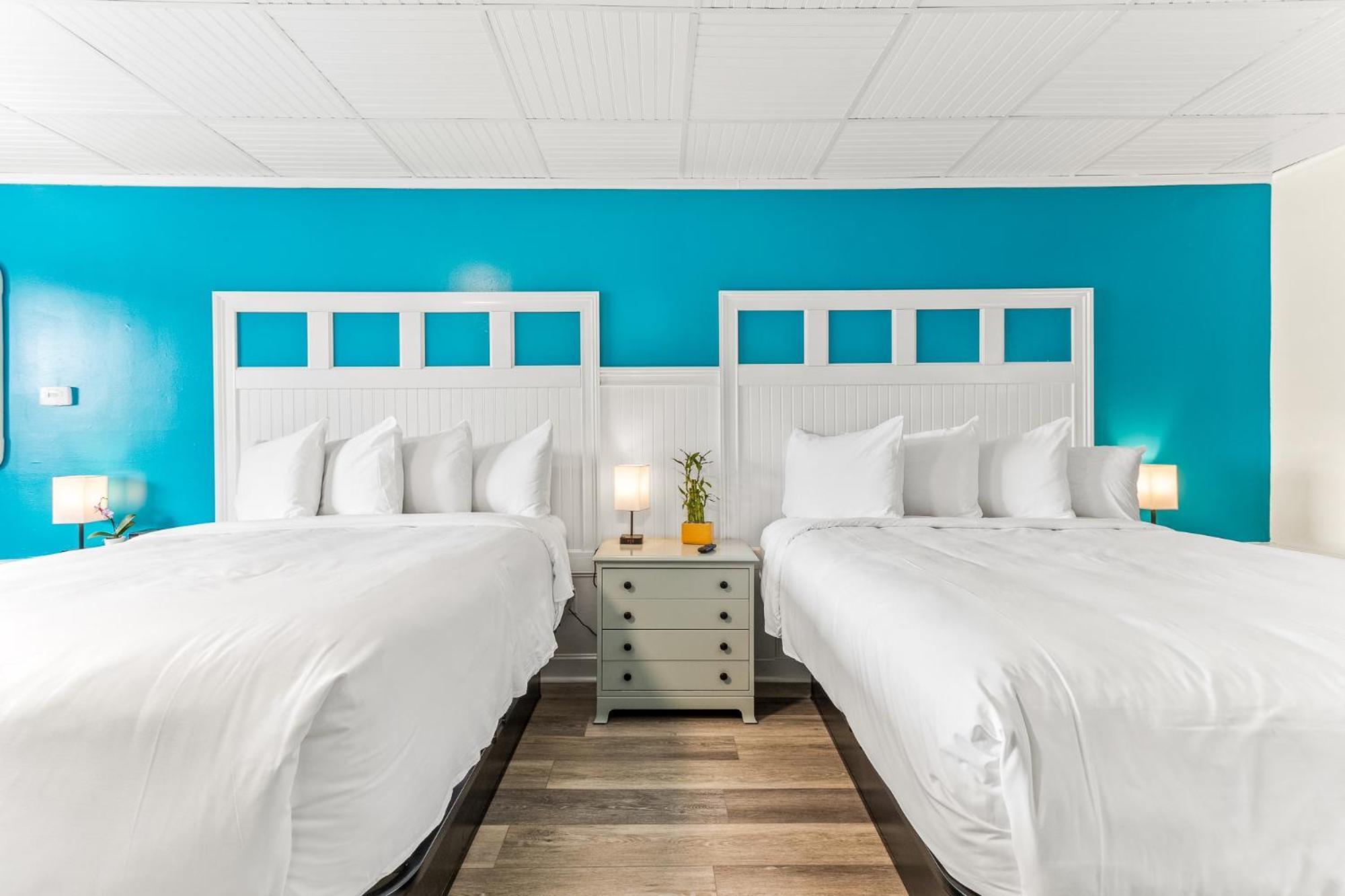 Deluxe Queen Room with Two Queen Beds,1557699586:JPEG