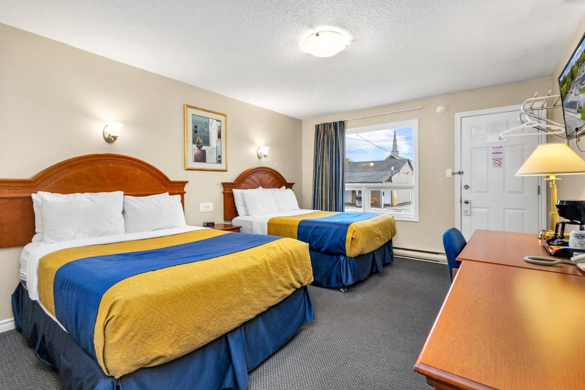 Double Room with Two Double Beds - Non-Smoking