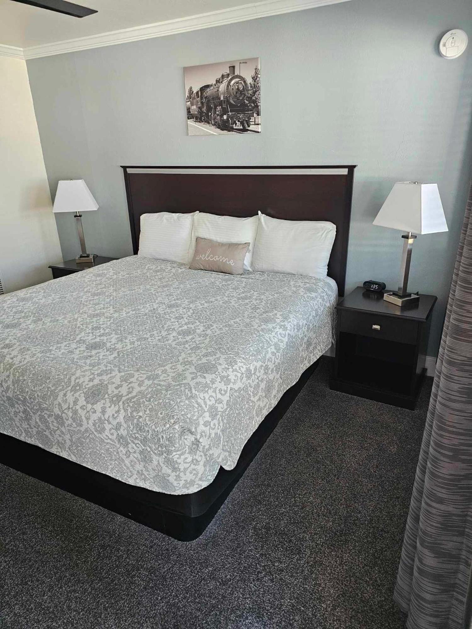 Deluxe King Room