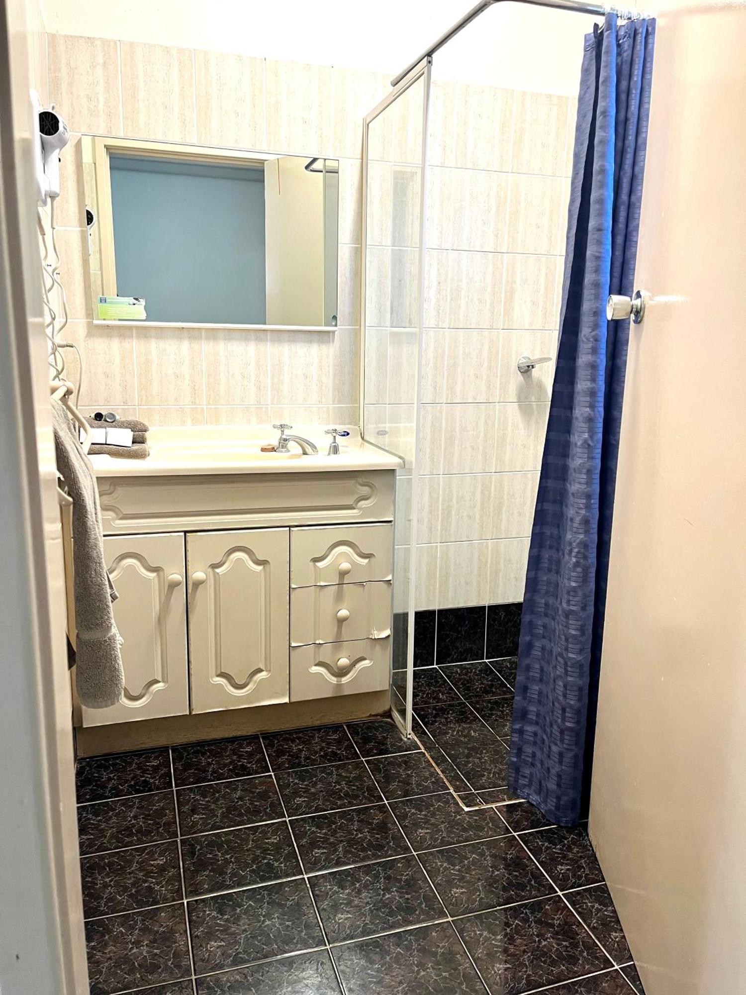 Budget Queen Room
