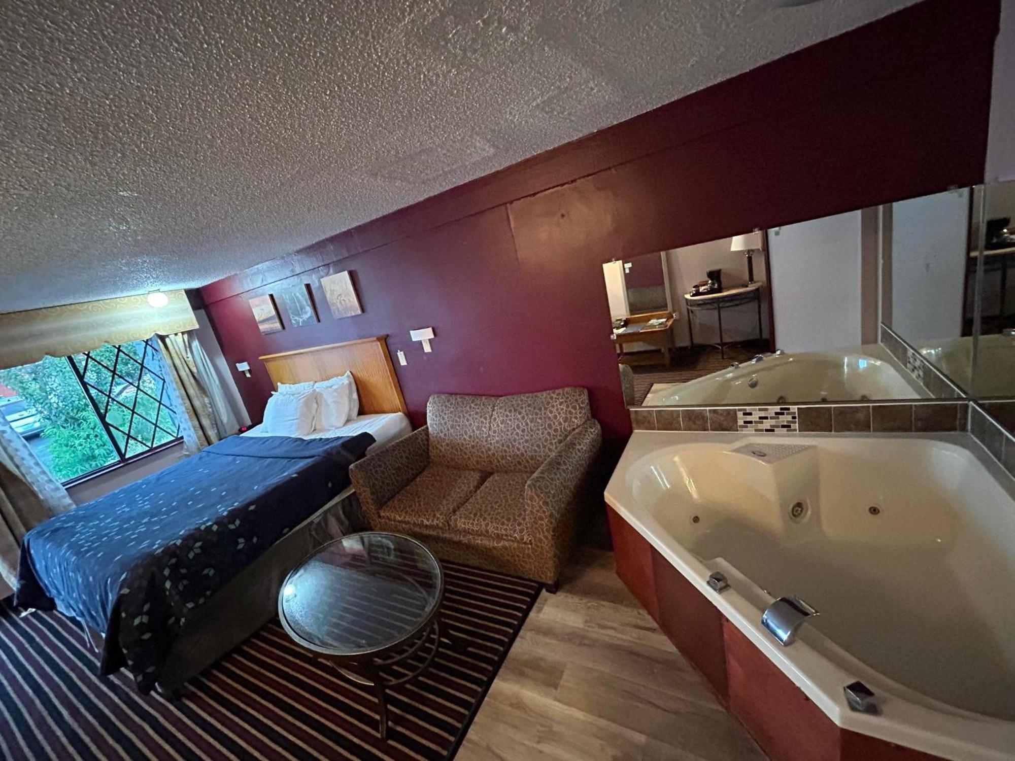 King Room with Spa Bath - Non-Smoking,1611088575:JPEG