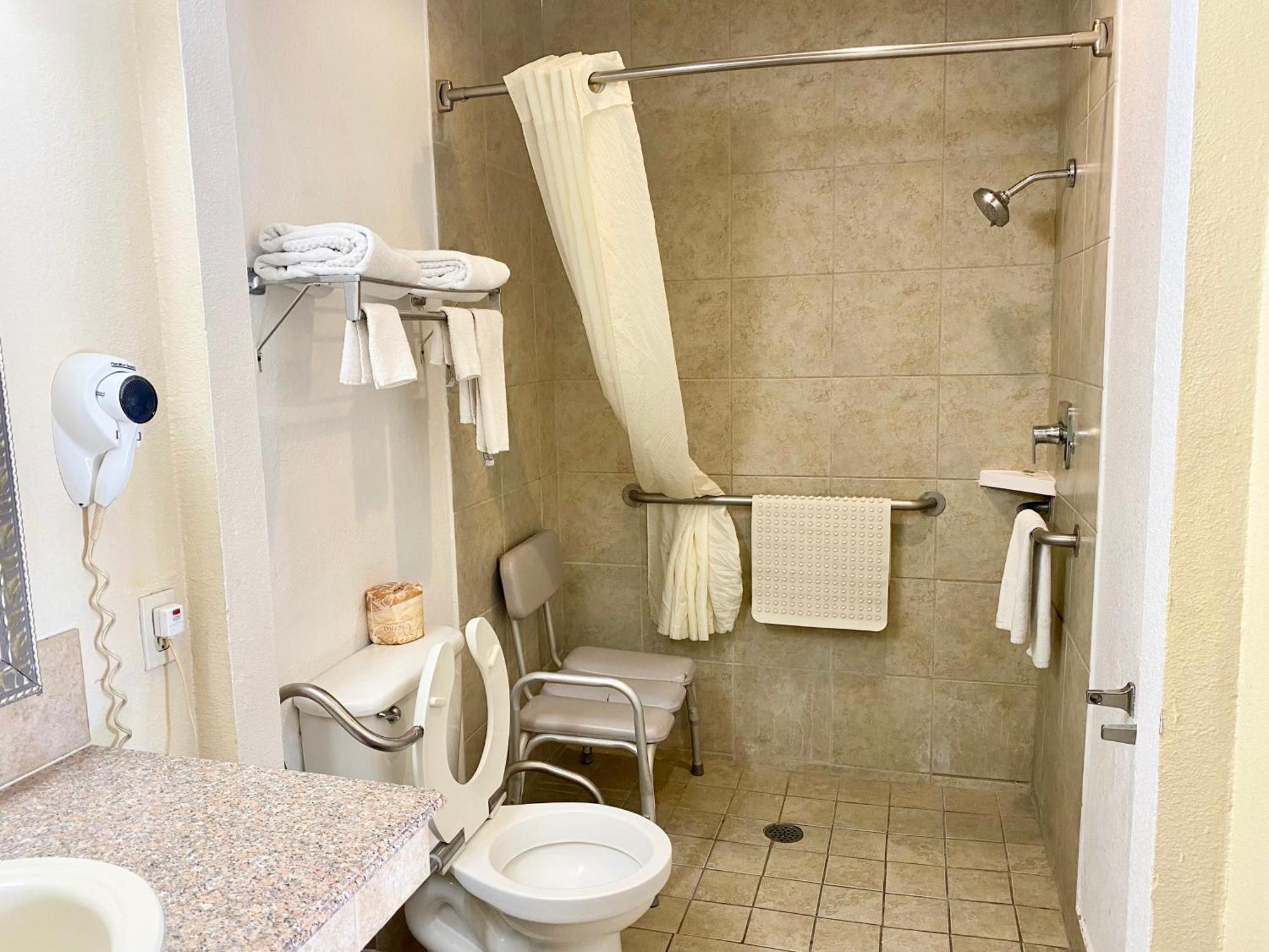 King Room with Roll-in Shower - Mobility Access/Non-Smoking