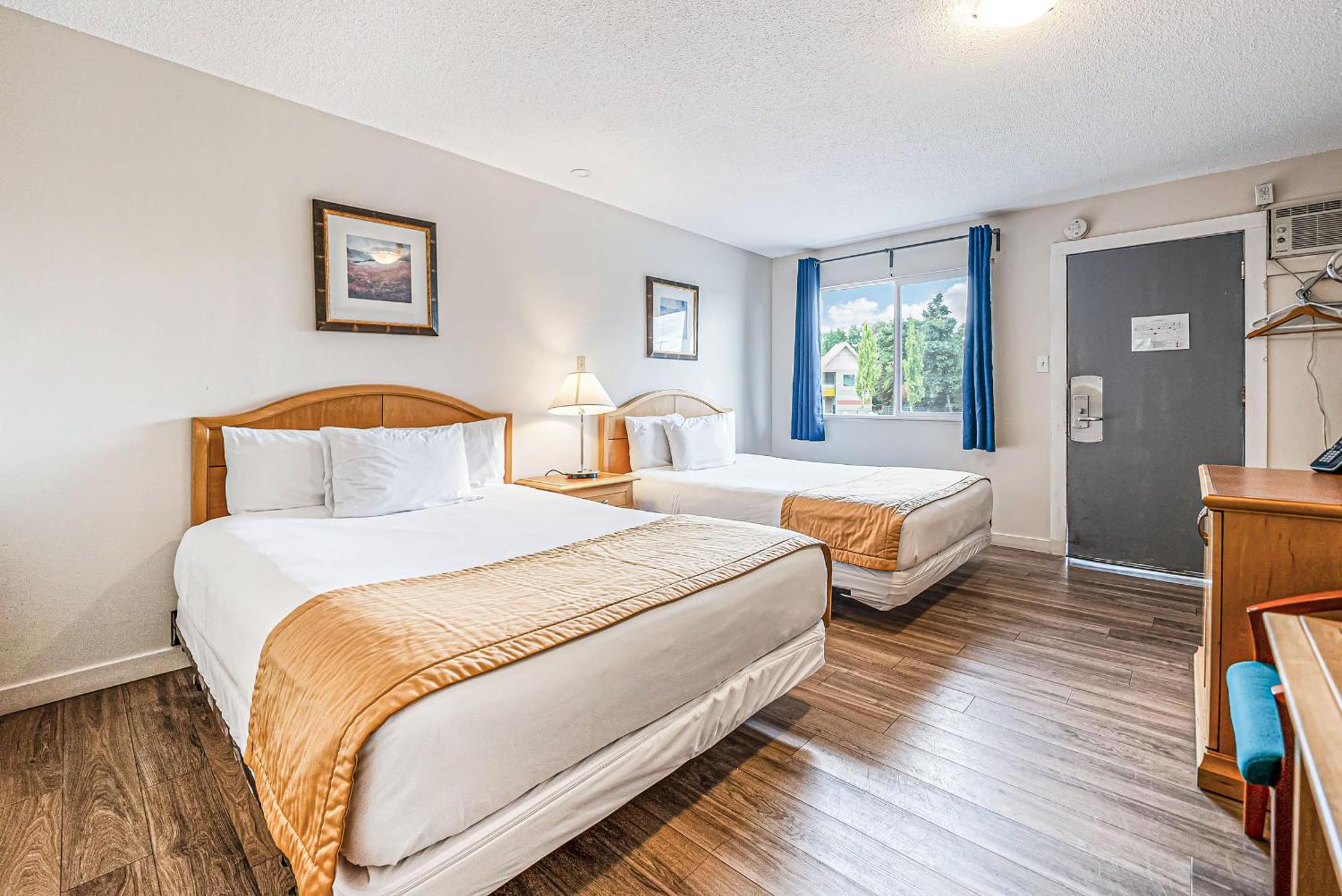 Deluxe Queen Room with Two Queen Beds
