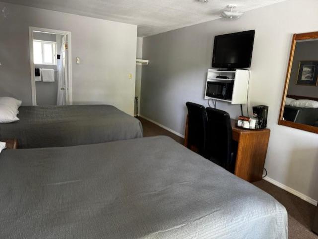 Standard Queen Room with Two Queen Beds