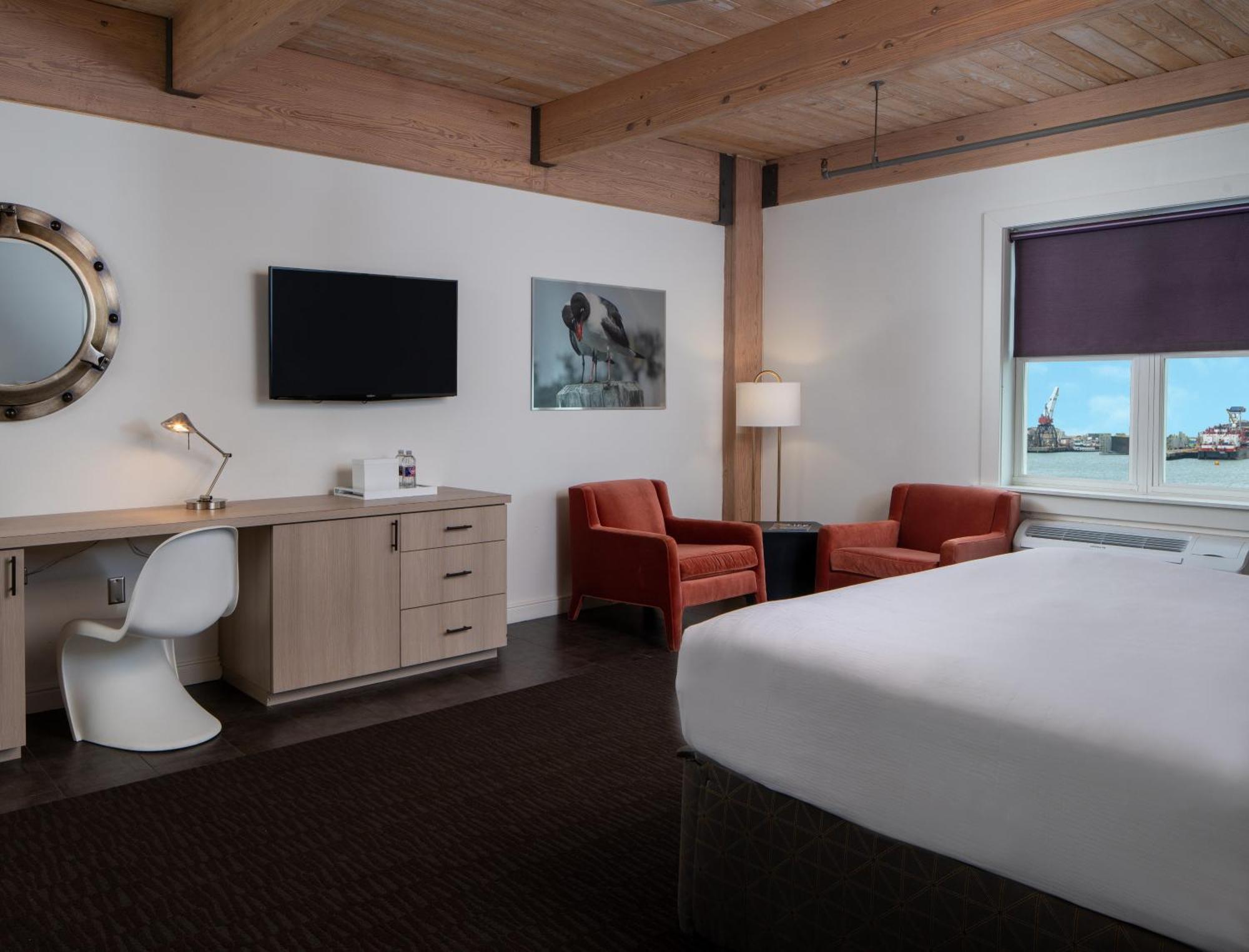 One King Bed Harbor View,1686438724:JPEG