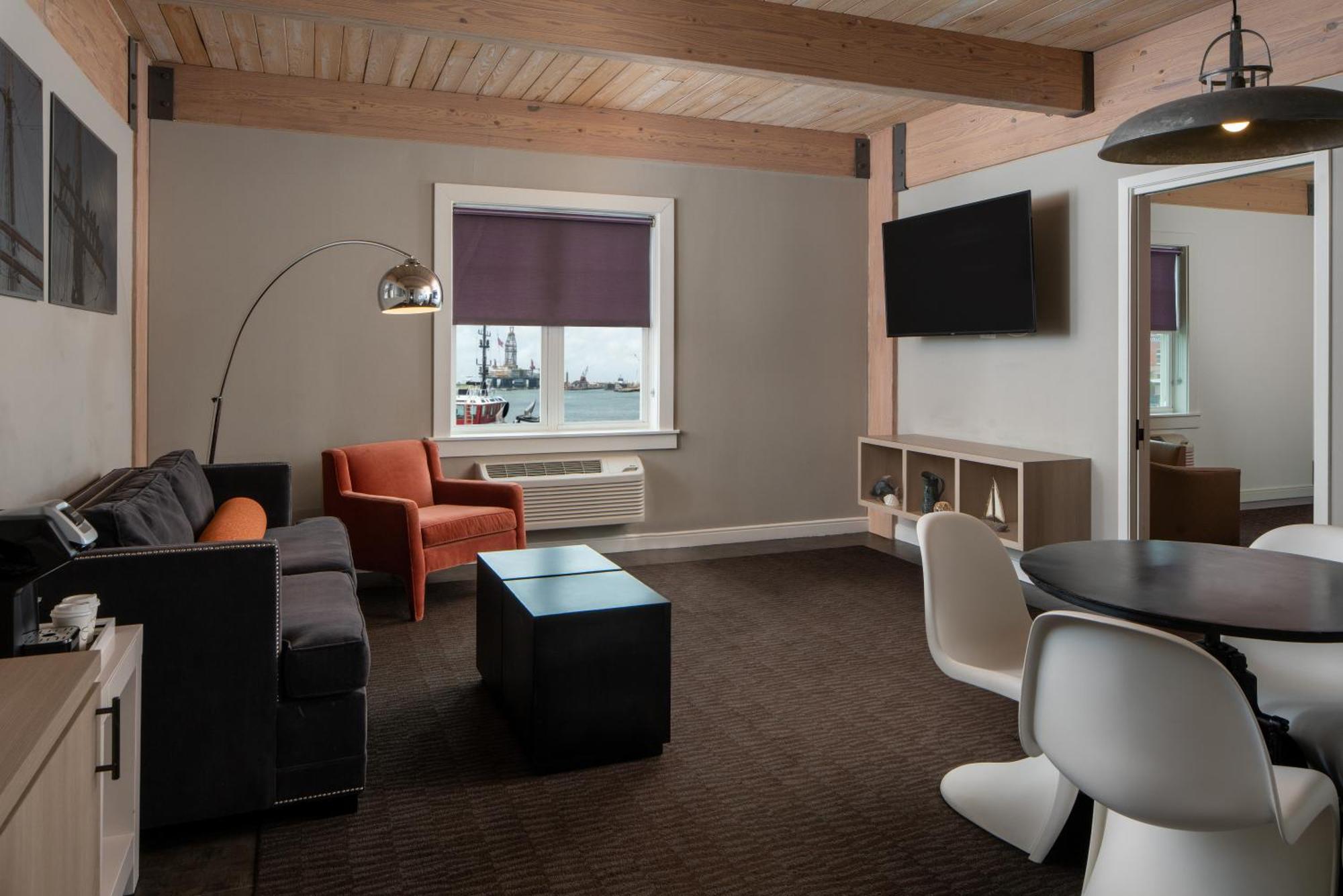 King Suite,1686438730:JPEG