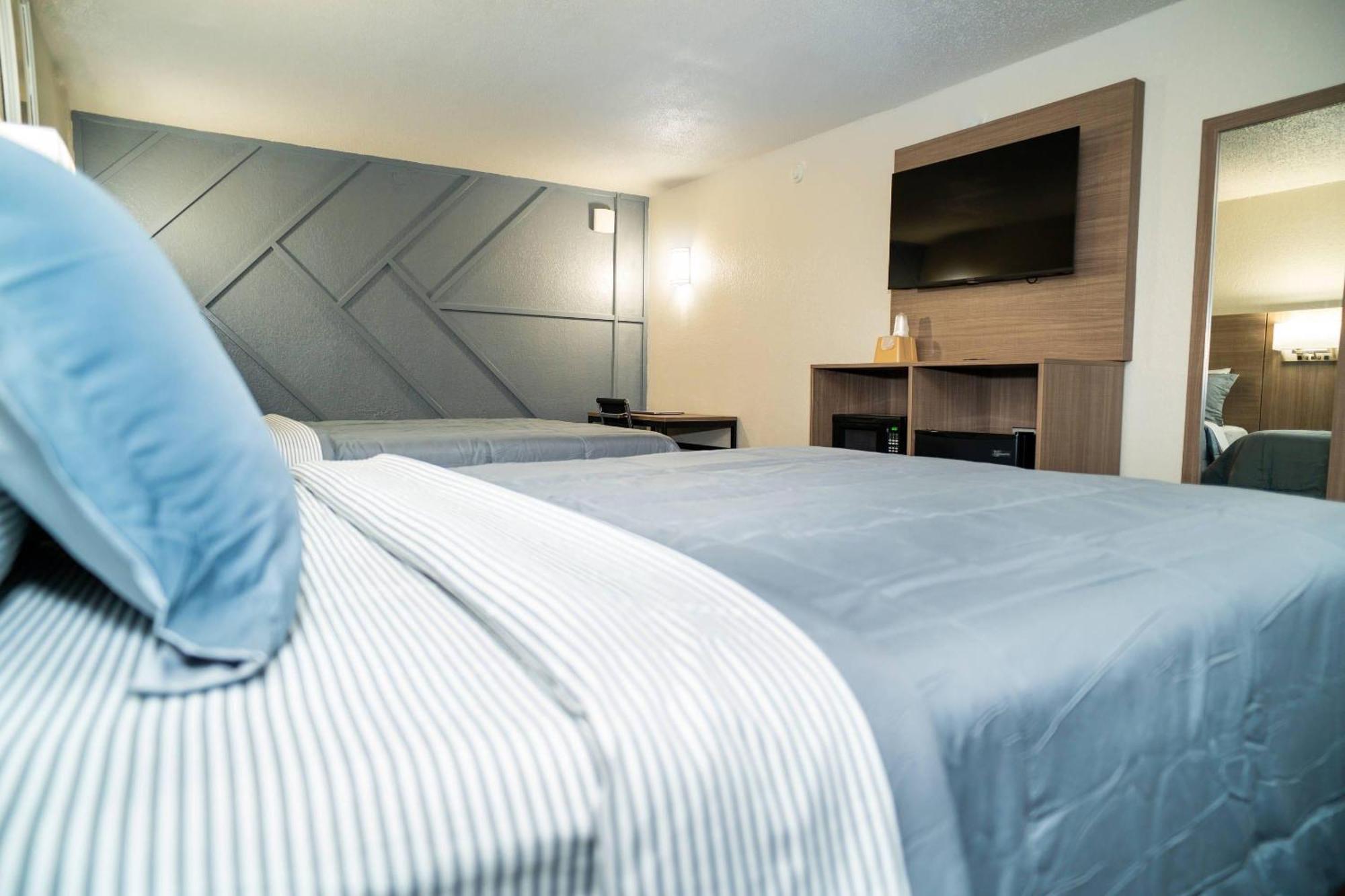 Double Room Two Double Beds Smoking,1739392213:JPEG