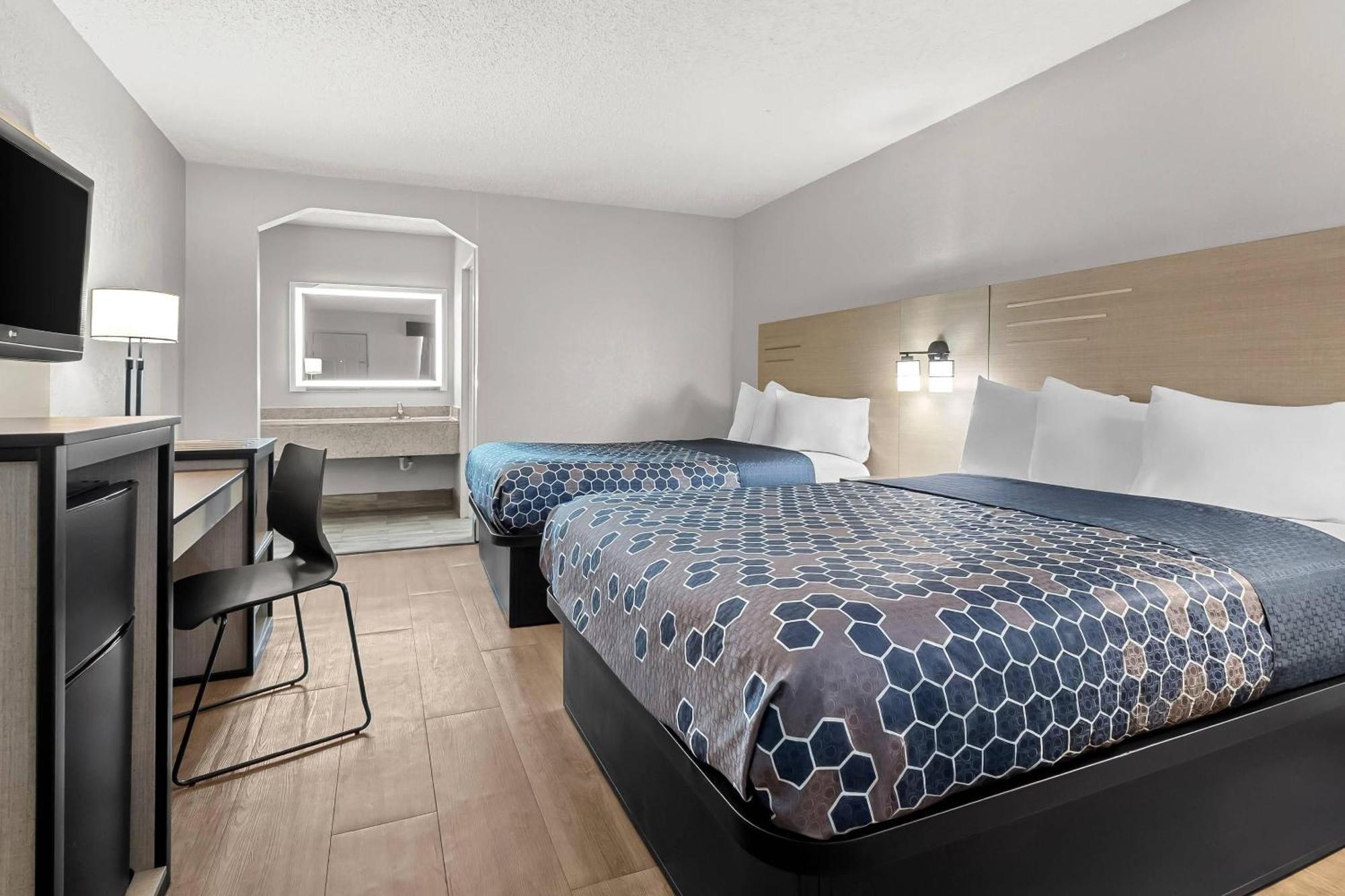 Queen Room with Two Queen Beds,1746857343:JPEG