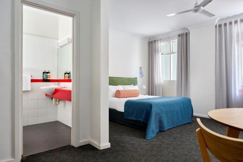 Studio,1756484641:JPEG