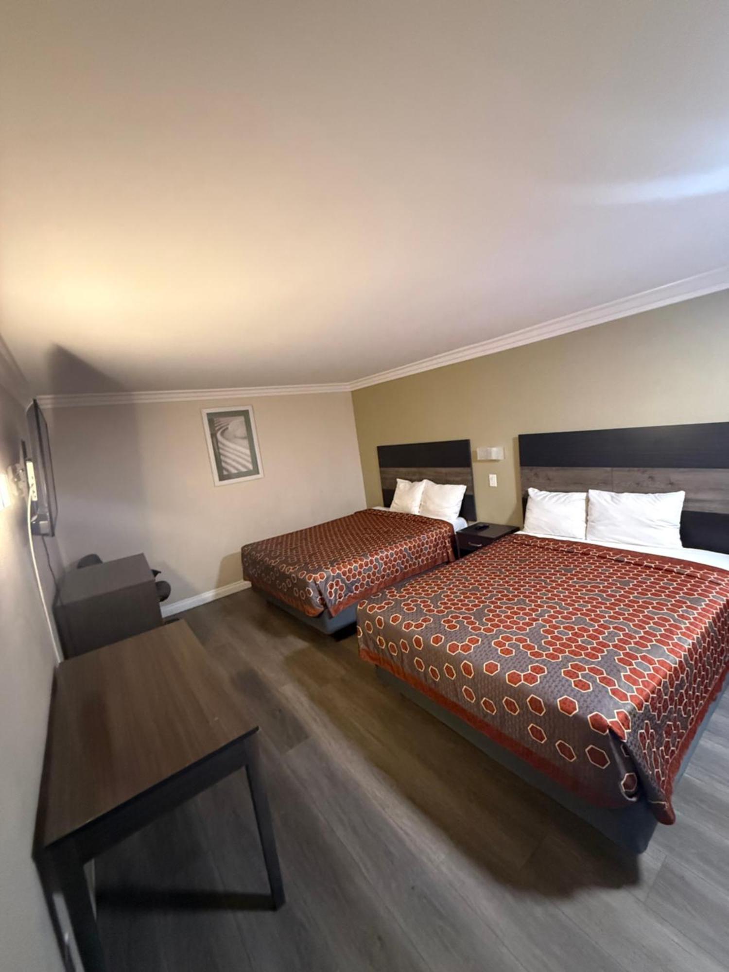Queen Room Two Queen Beds