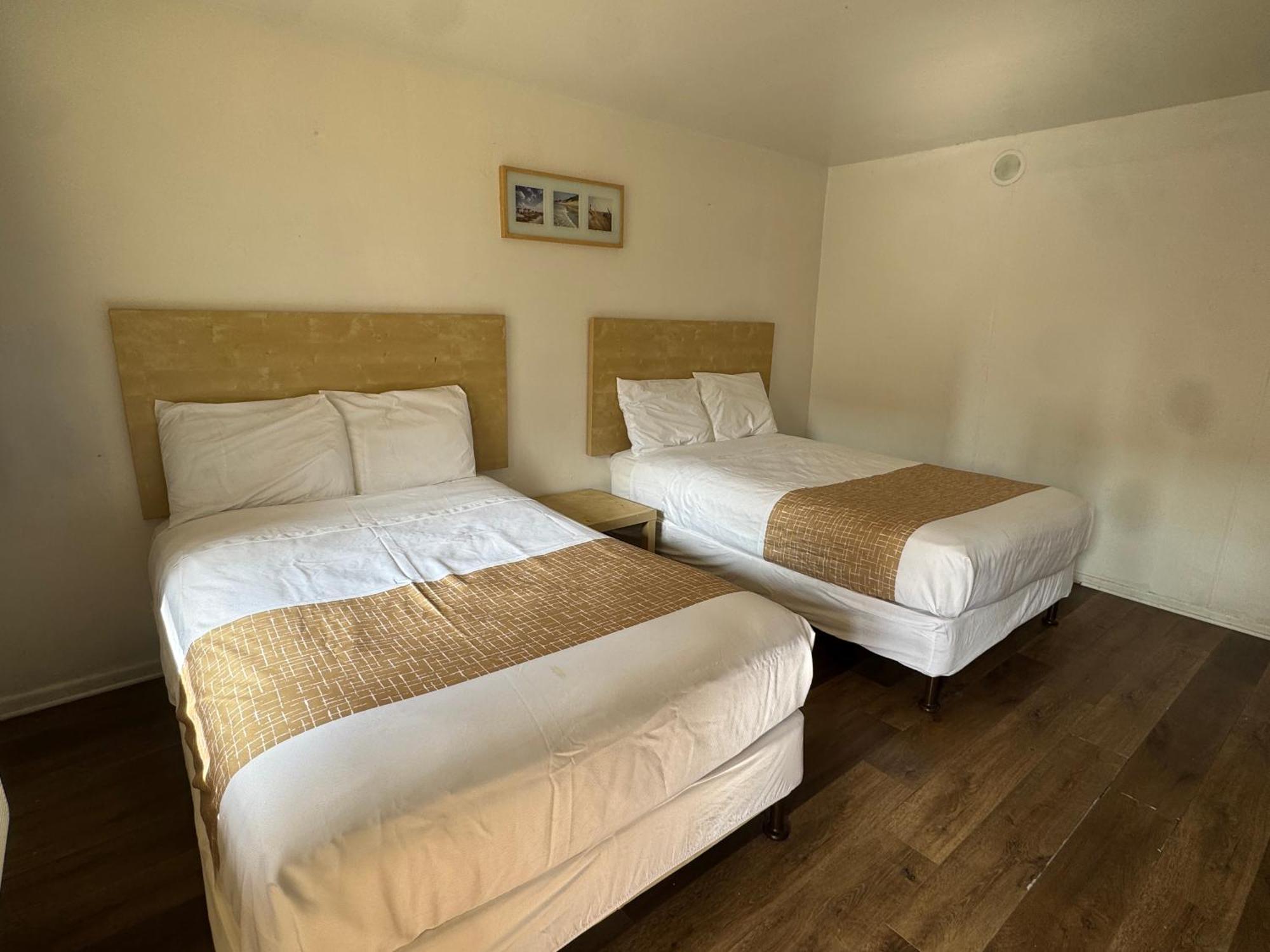 Quarto Duplo com 2 Camas de Casal (4 Adultos)