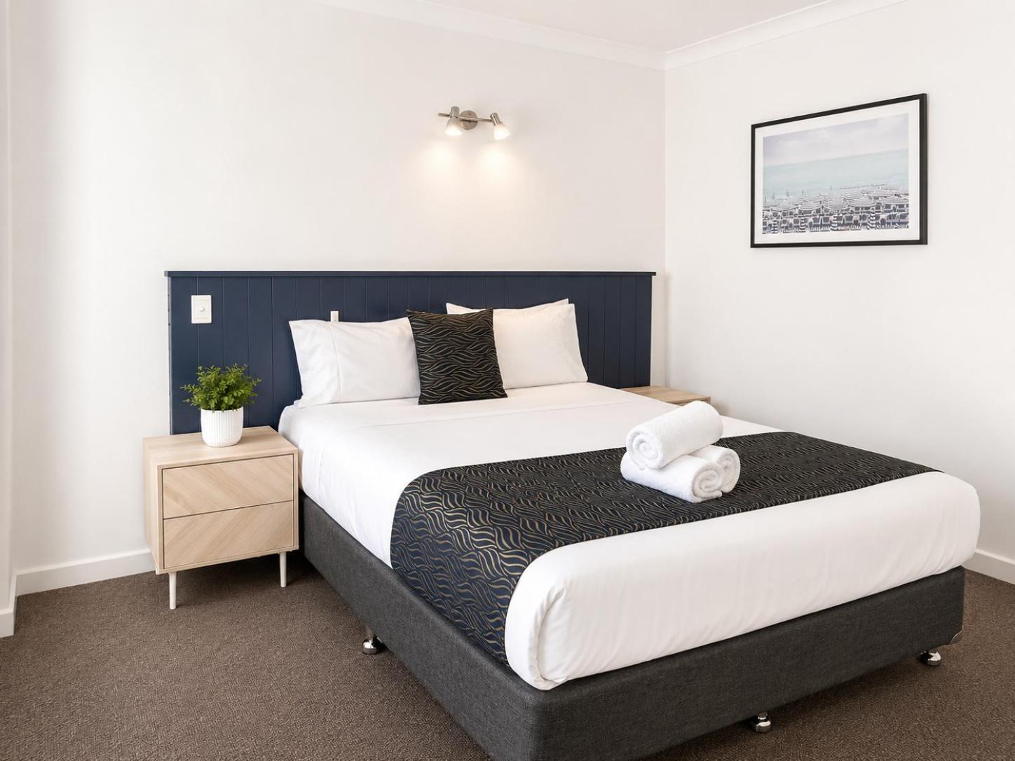 Deluxe Queen Room