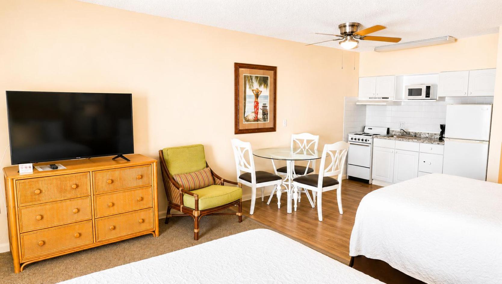2 Queen Beds Beachview,1774548080:JPEG