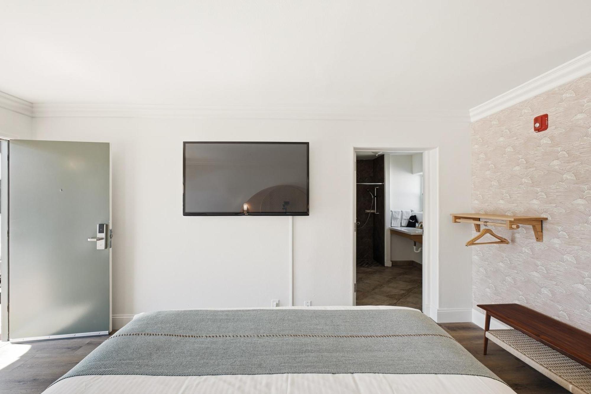 Deluxe King ADA Renovated