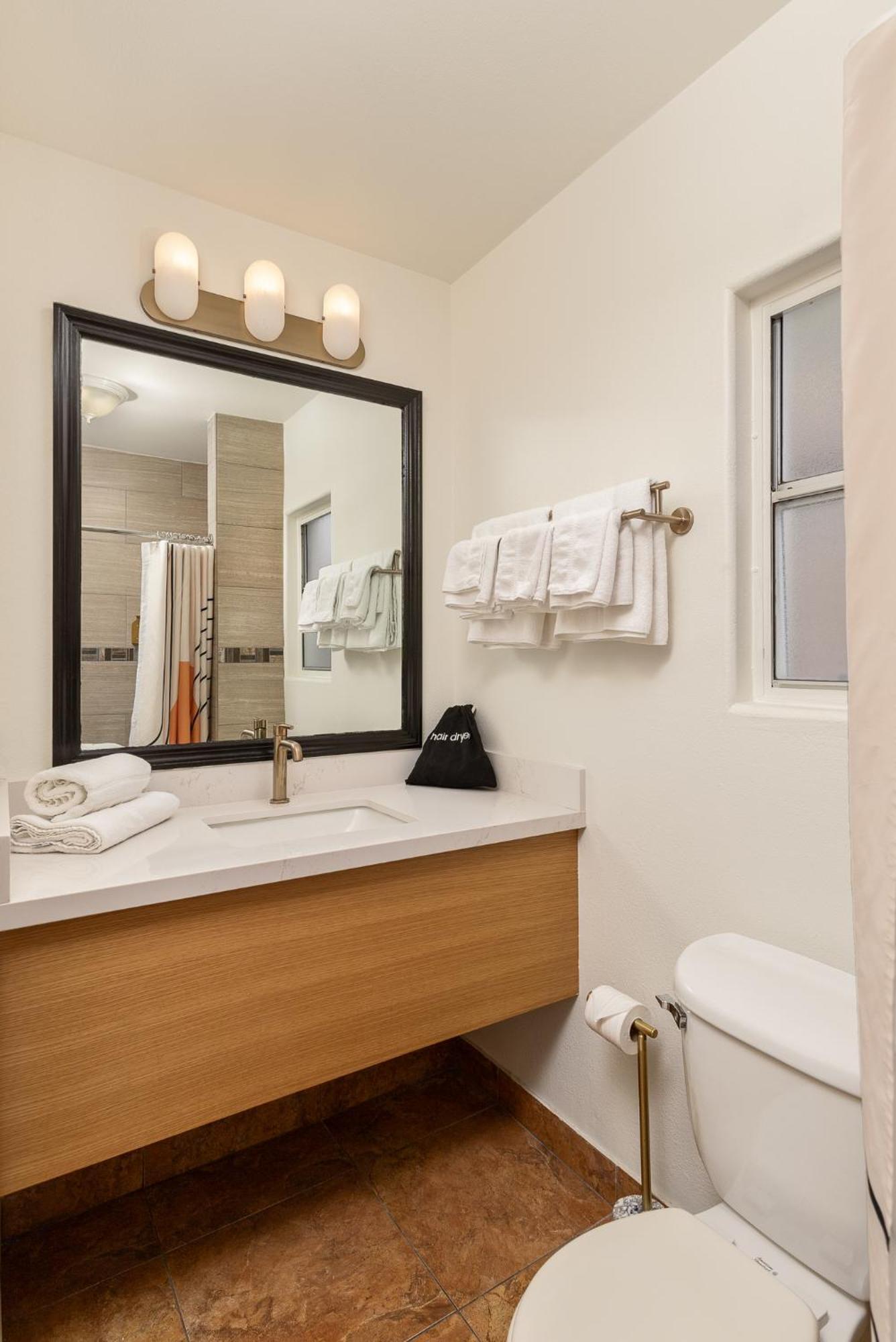 Deluxe Two Queen Room Renovated