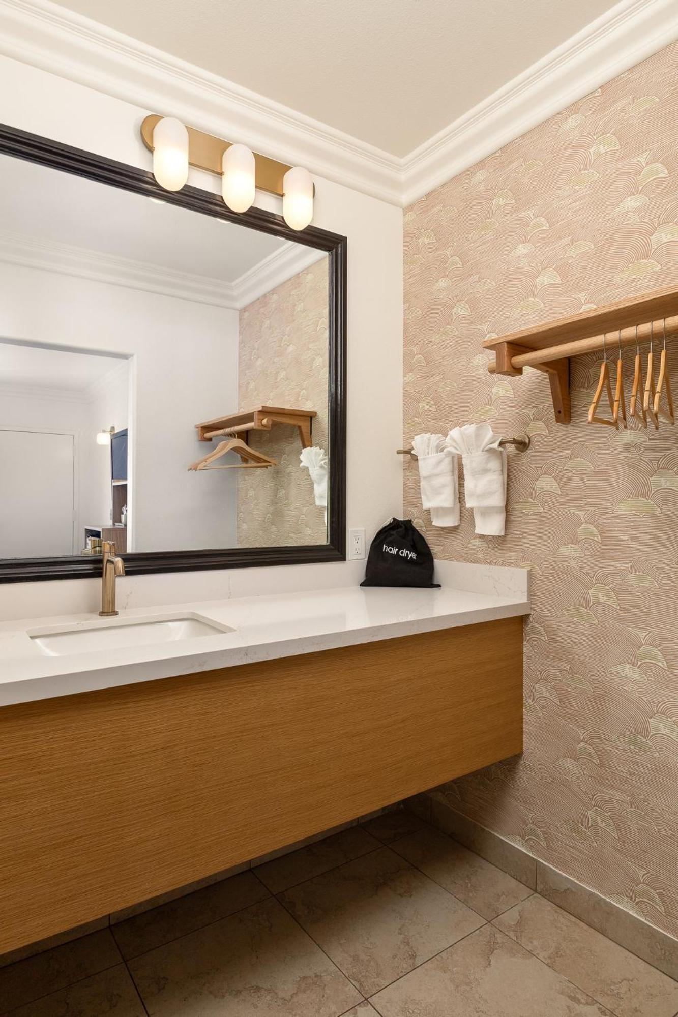 Deluxe King Renovated