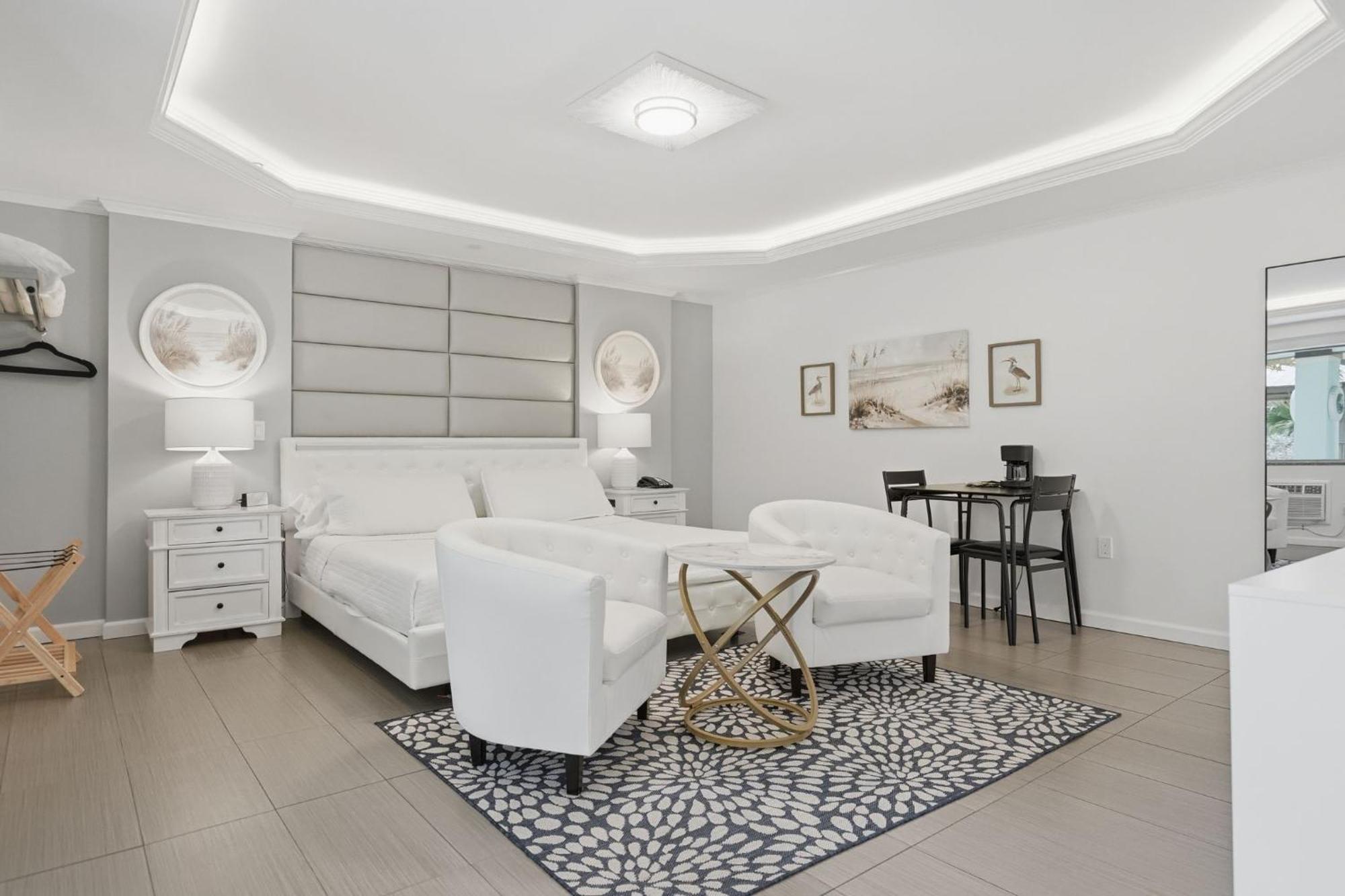 Deluxe King Room