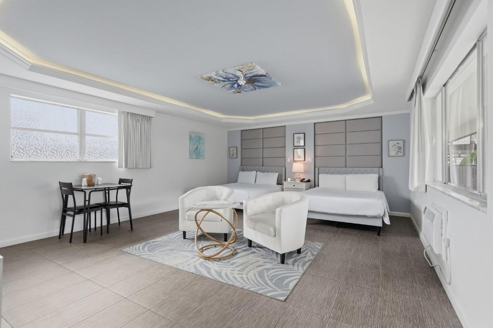Deluxe Double Room Kitchenette