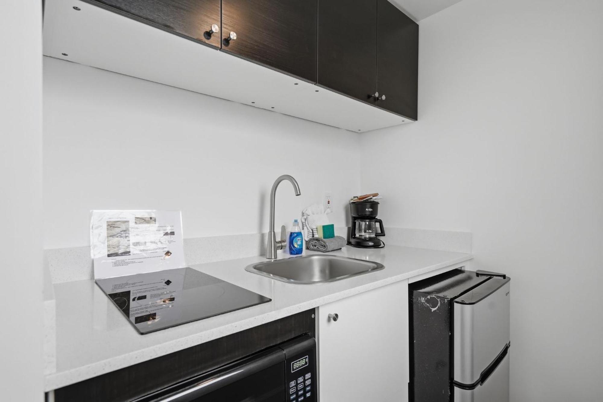 Deluxe Double Room Kitchenette