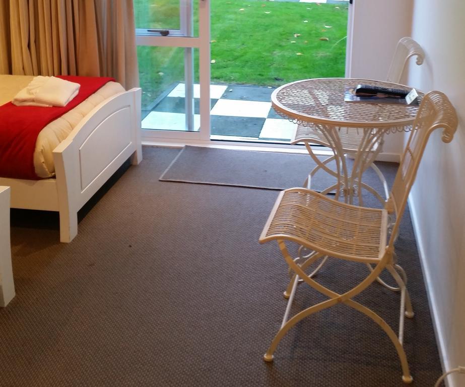 Twin Studio,239929597:JPEG