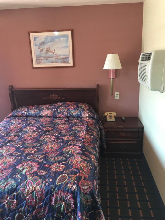 Queen Room - Non-Smoking,325792207:JPEG