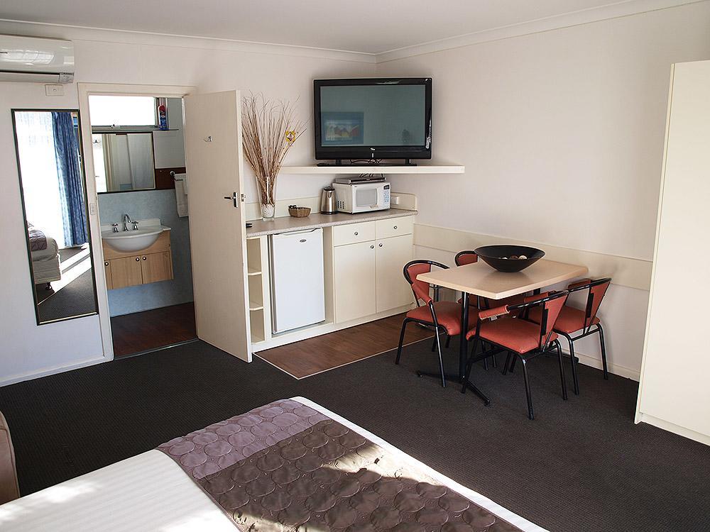Deluxe King Suite