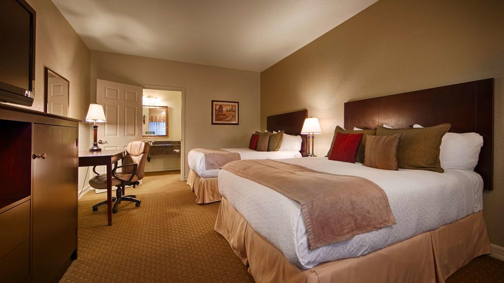 Queen Room with Two Queen Beds,1280649256:JPEG